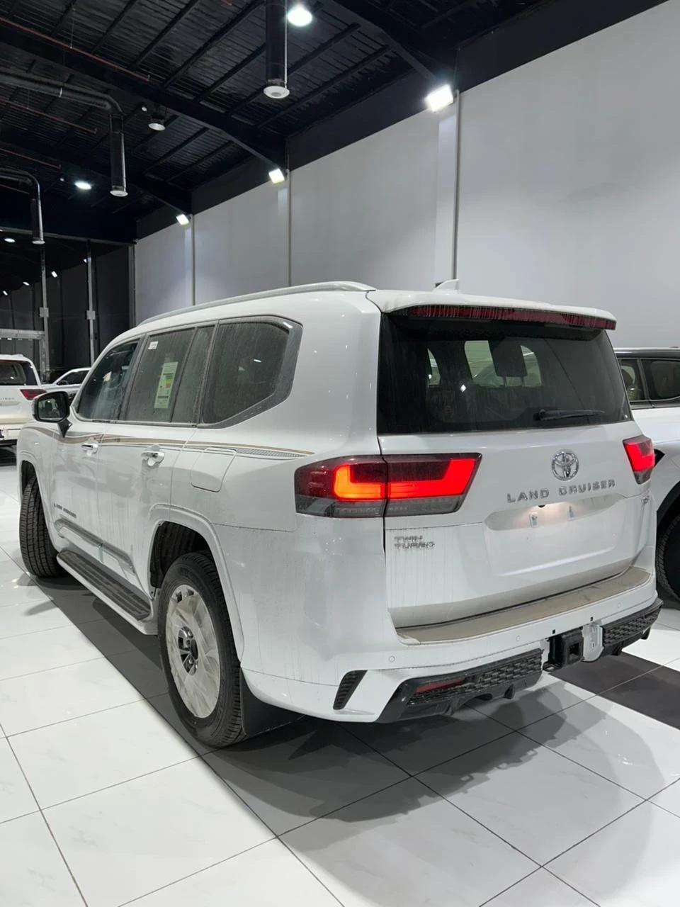 interior image_0