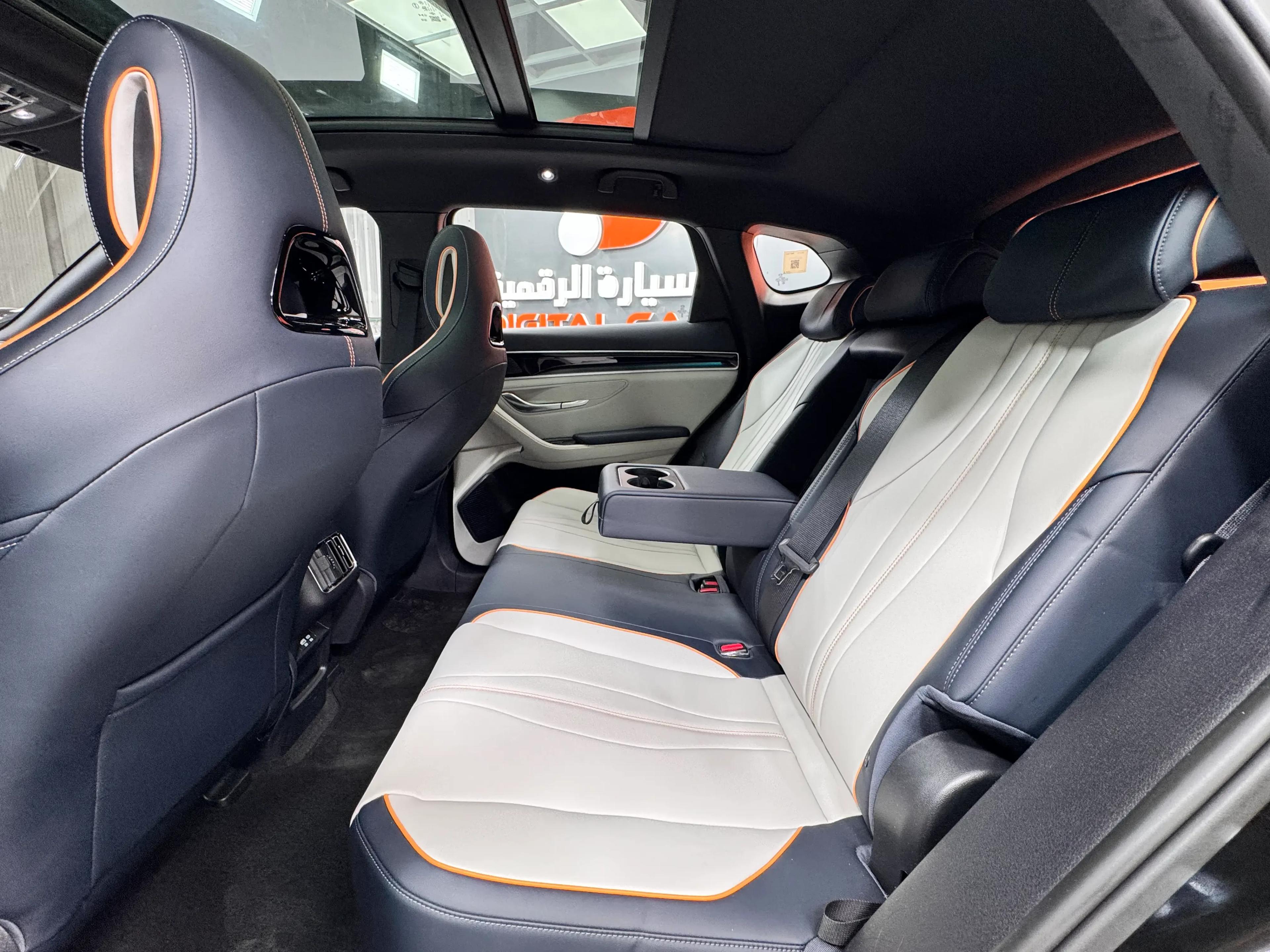 interior frontRight