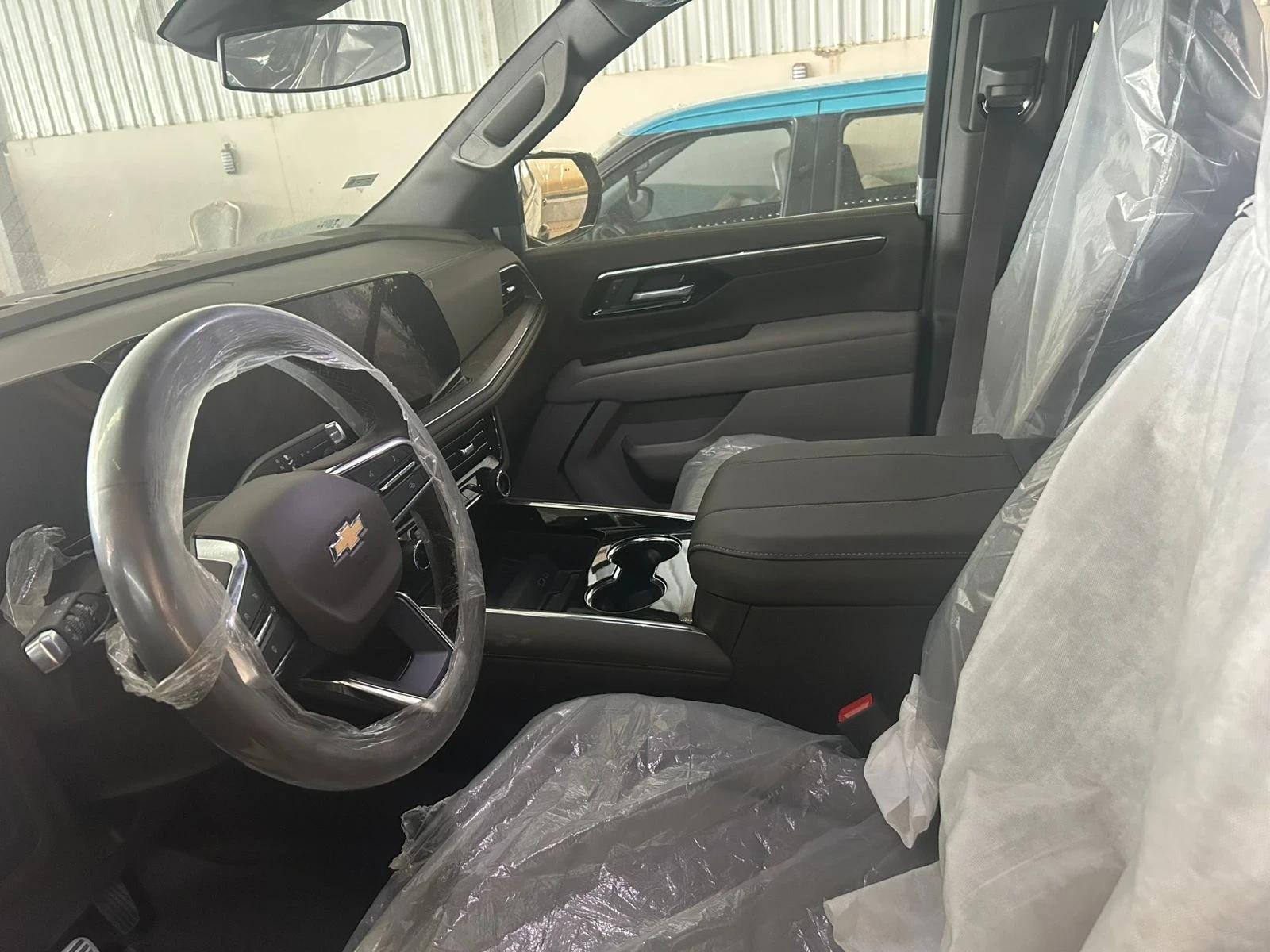 interior frontLeft