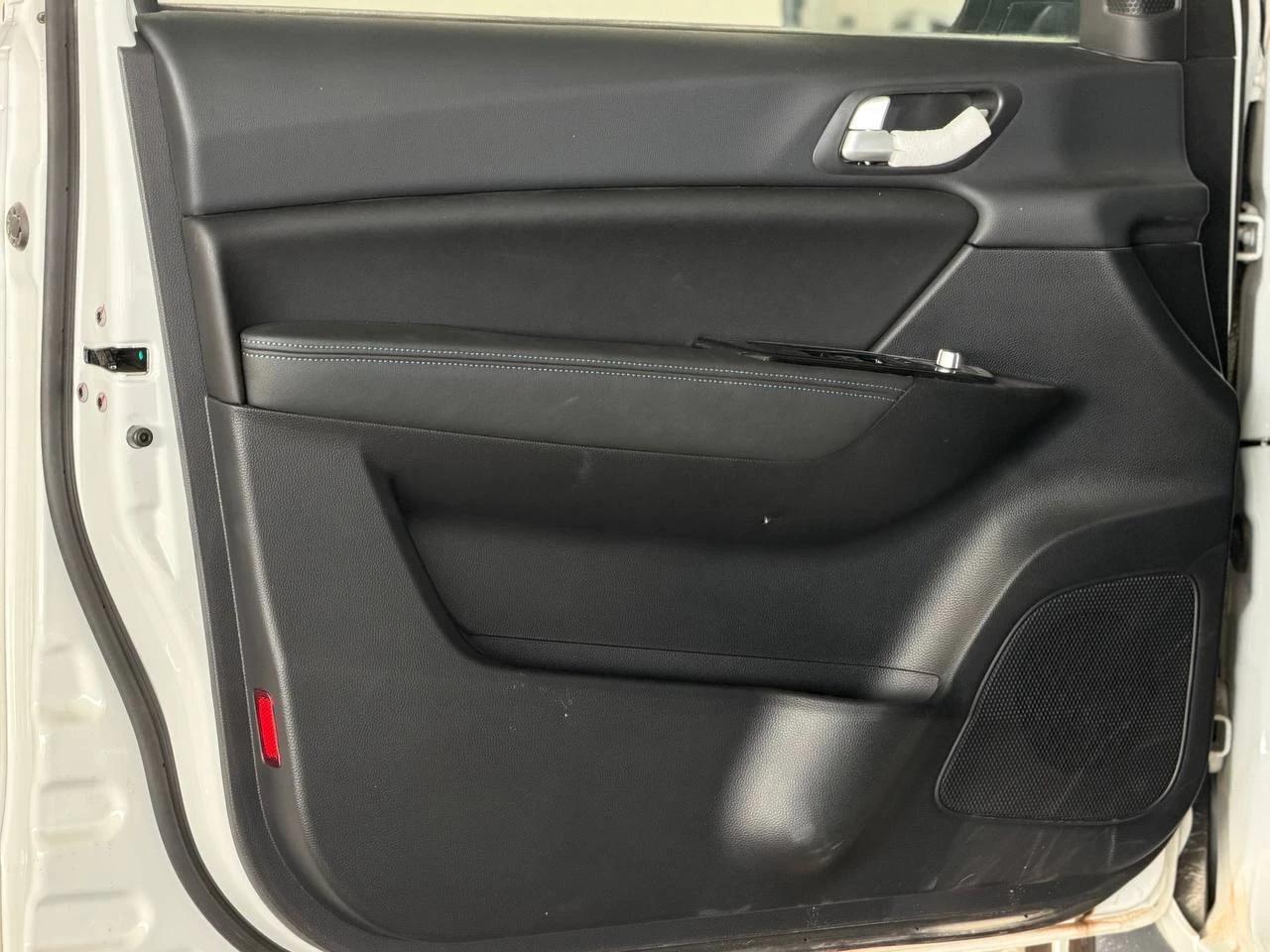 interior frontRight