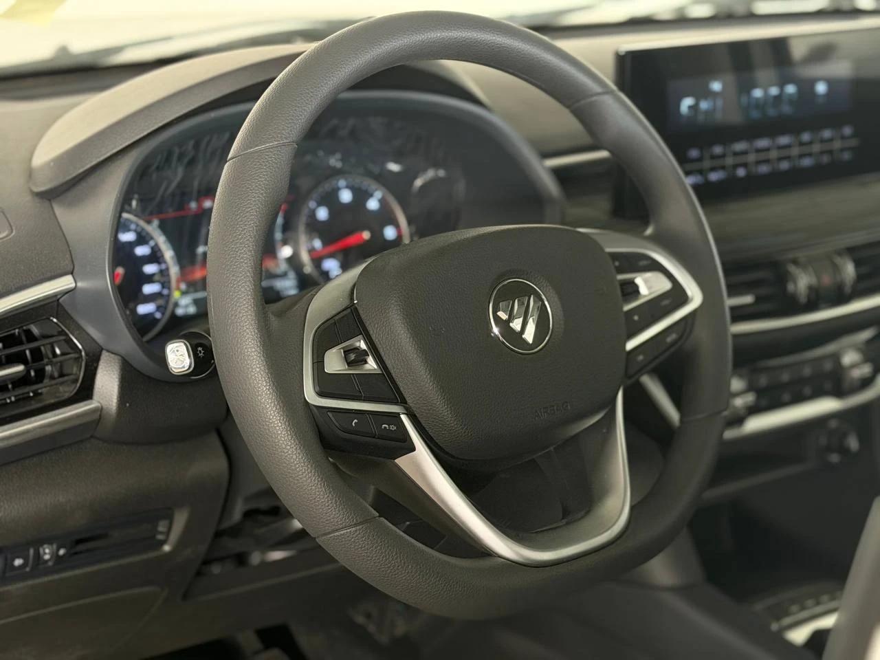 interior frontLeft
