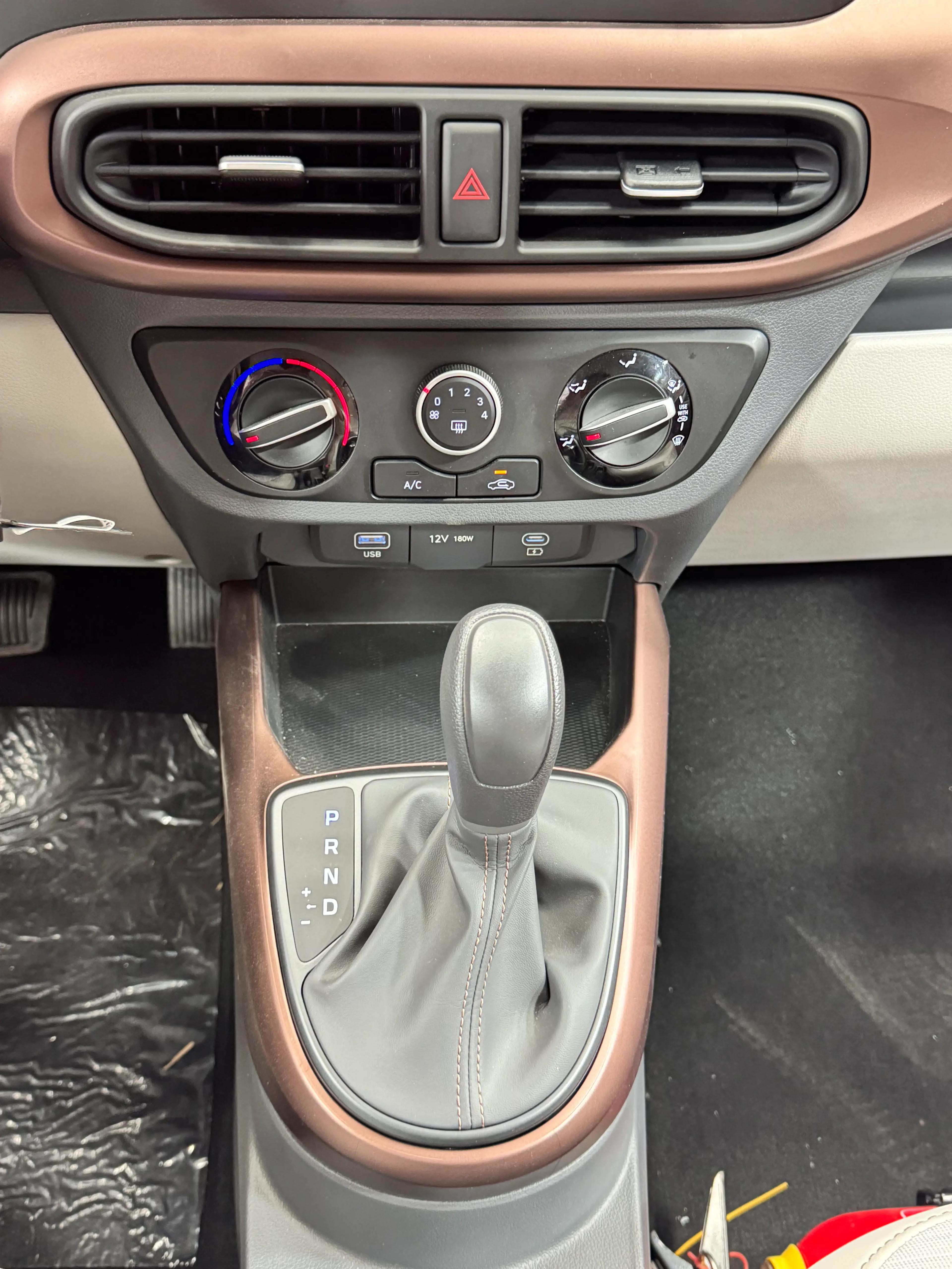 interior image_4