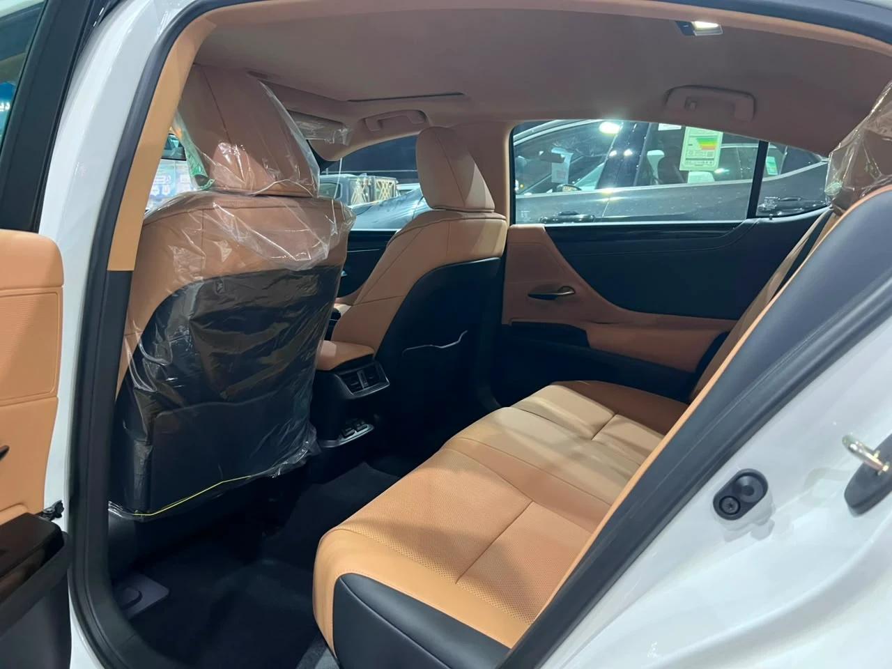 interior frontRight