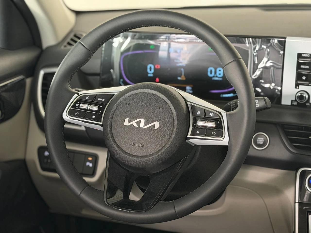 interior frontLeft