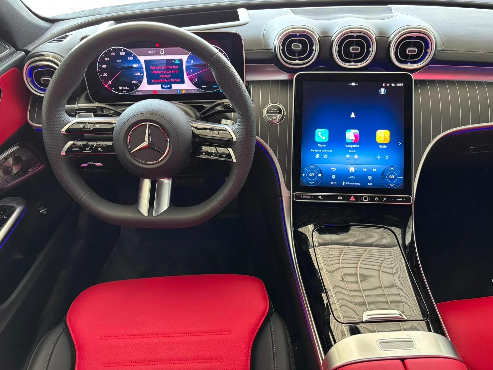 interior frontLeft