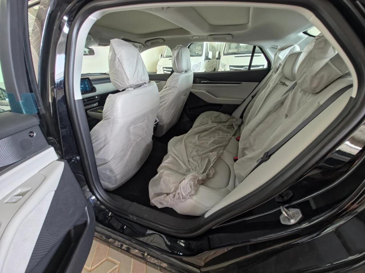 interior frontLeft