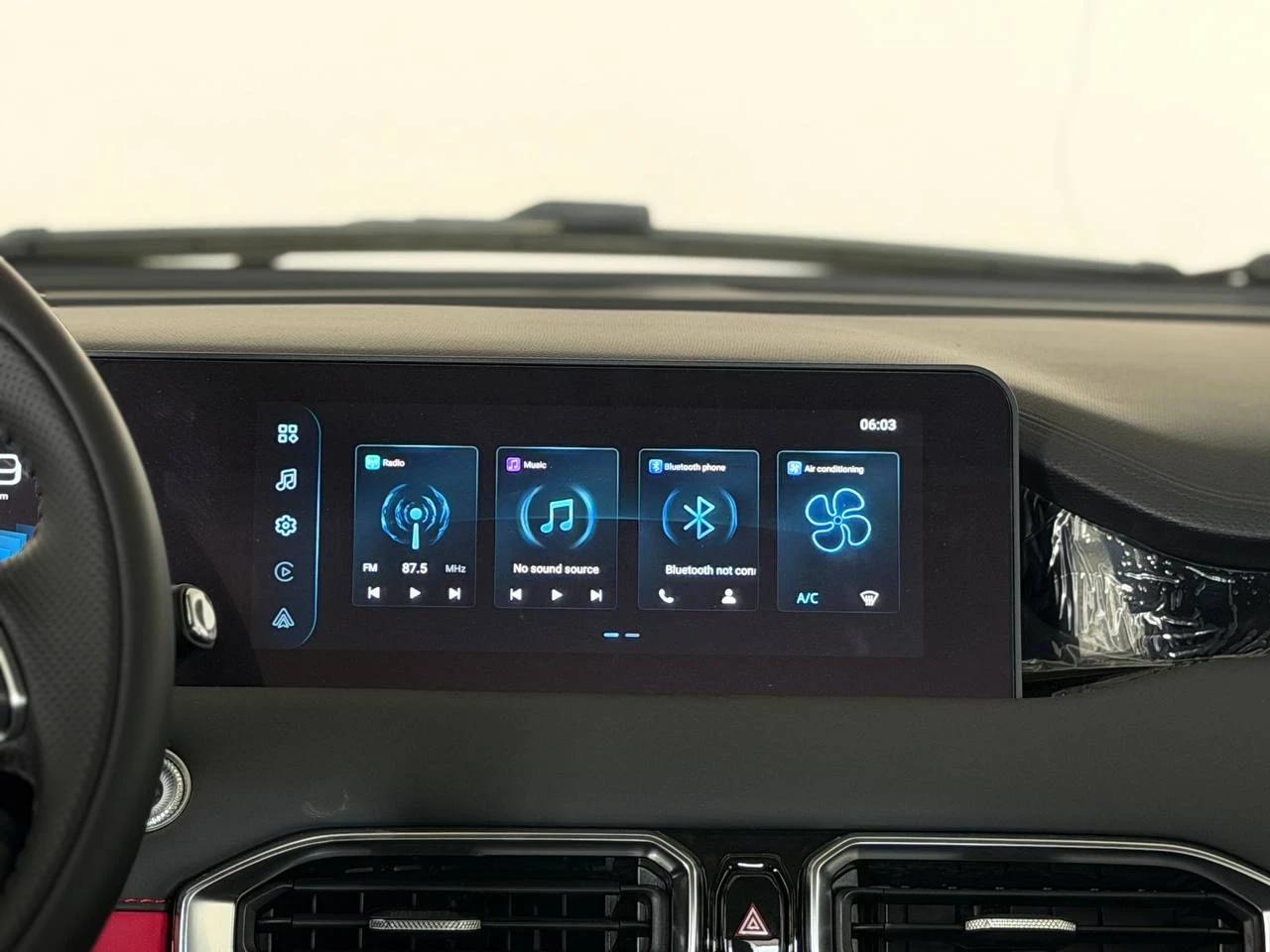 interior frontLeft