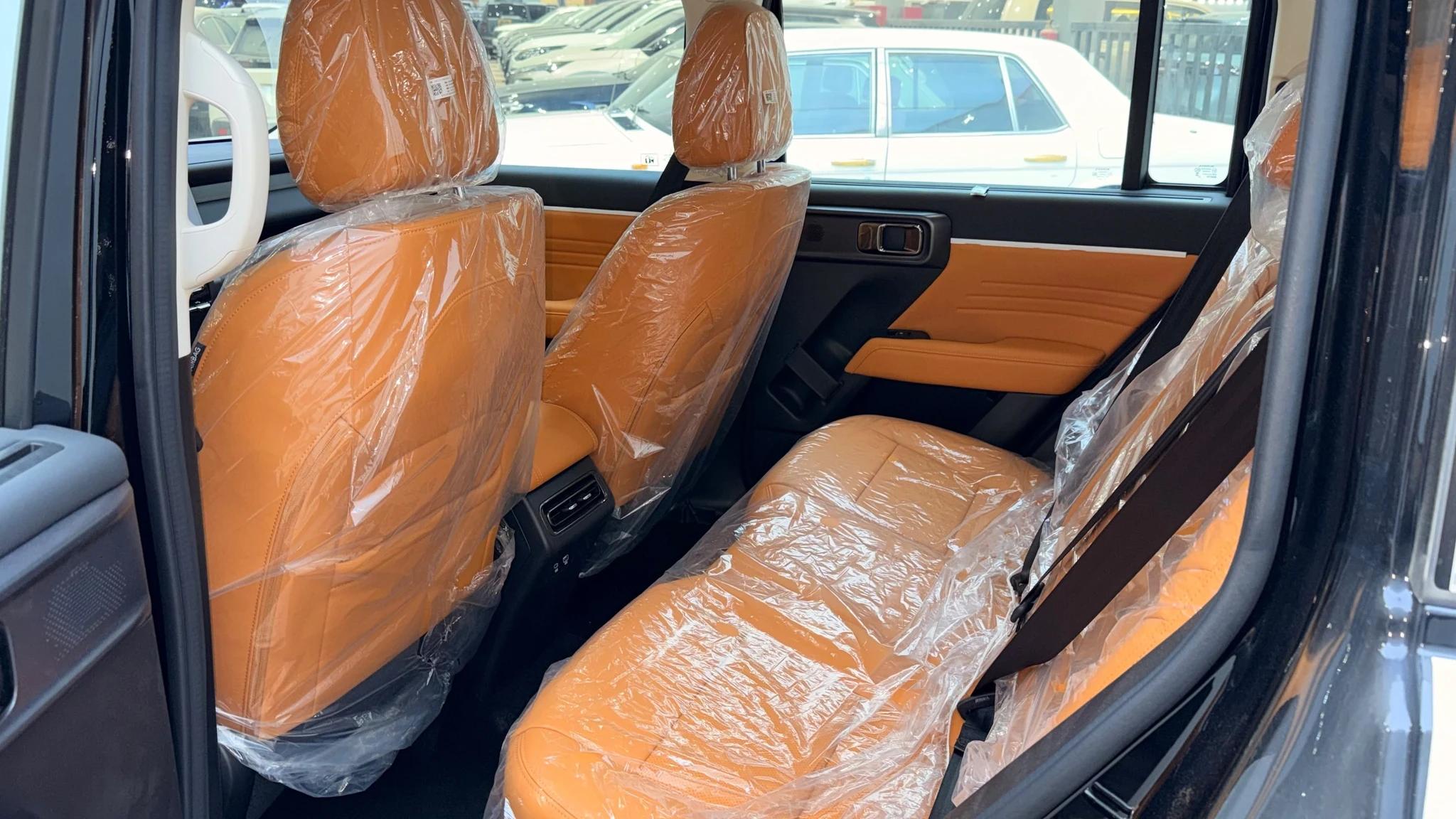 interior image_0