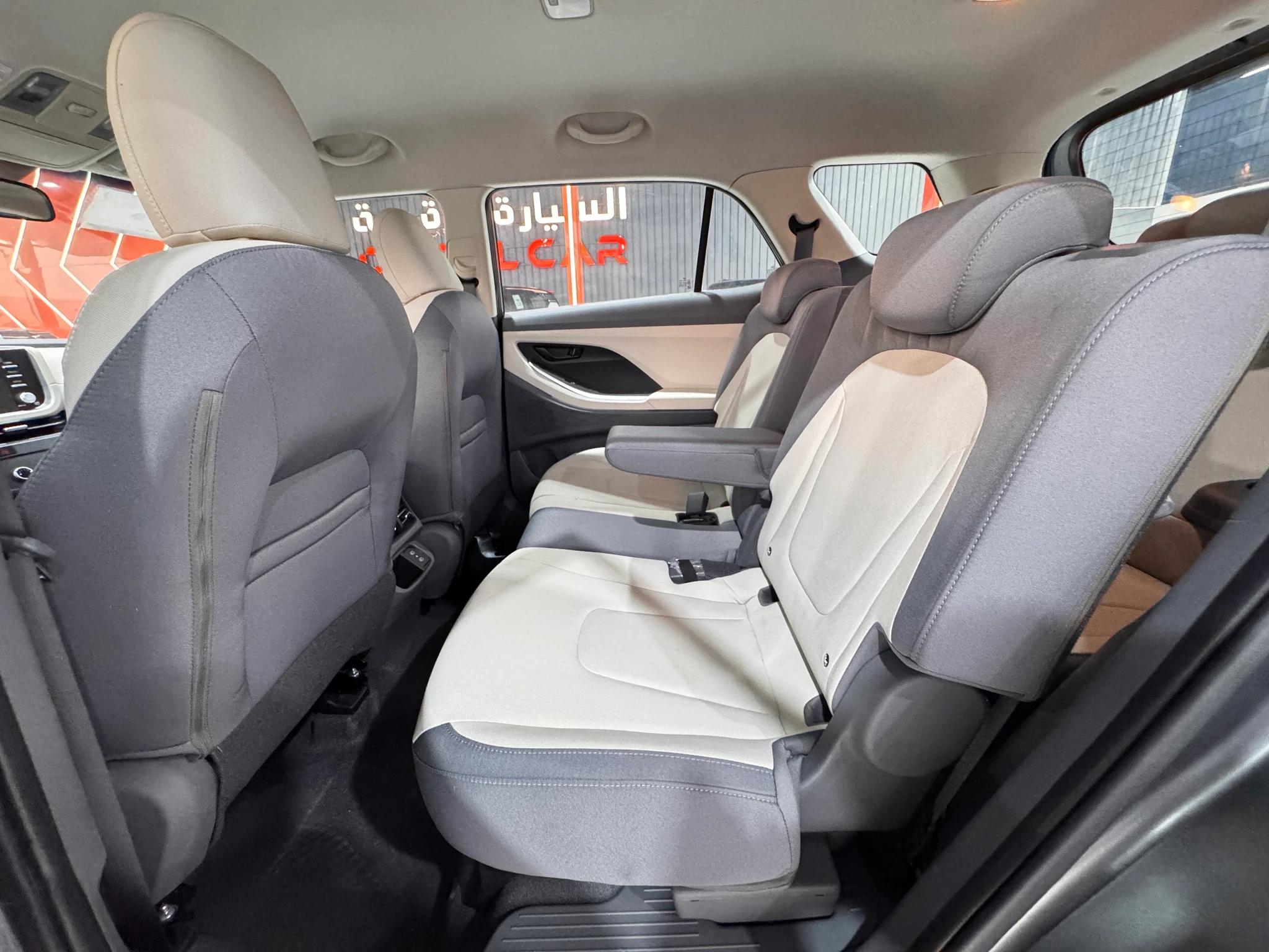 interior frontRight