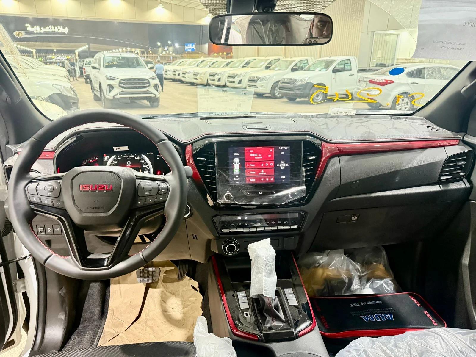 interior frontLeft