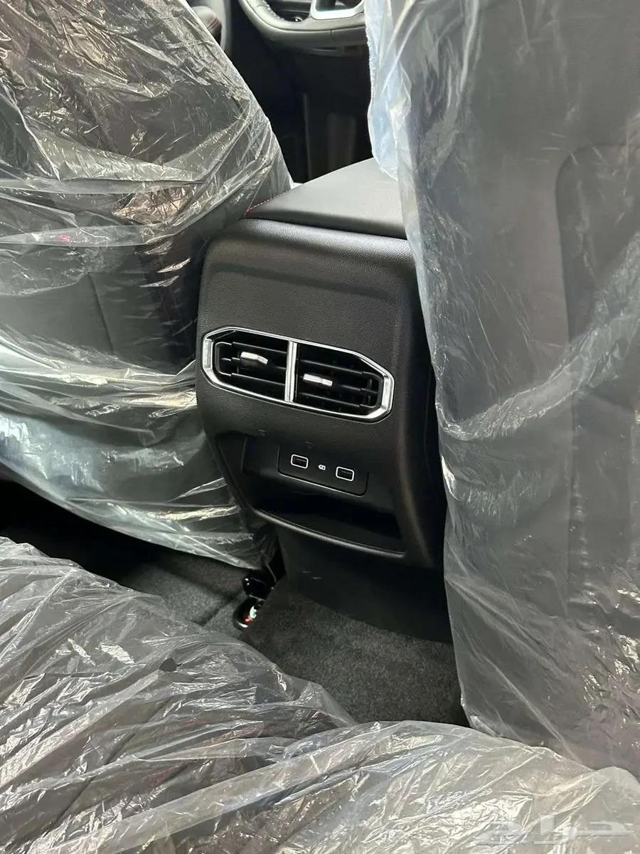 interior frontLeft